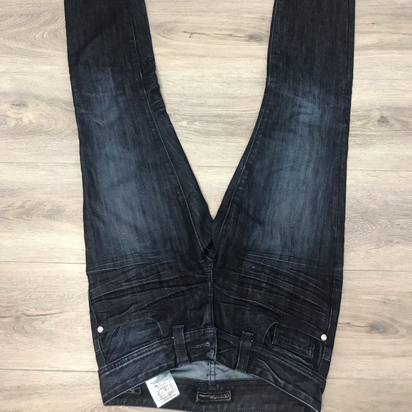 Guess - Picture 4 of 5